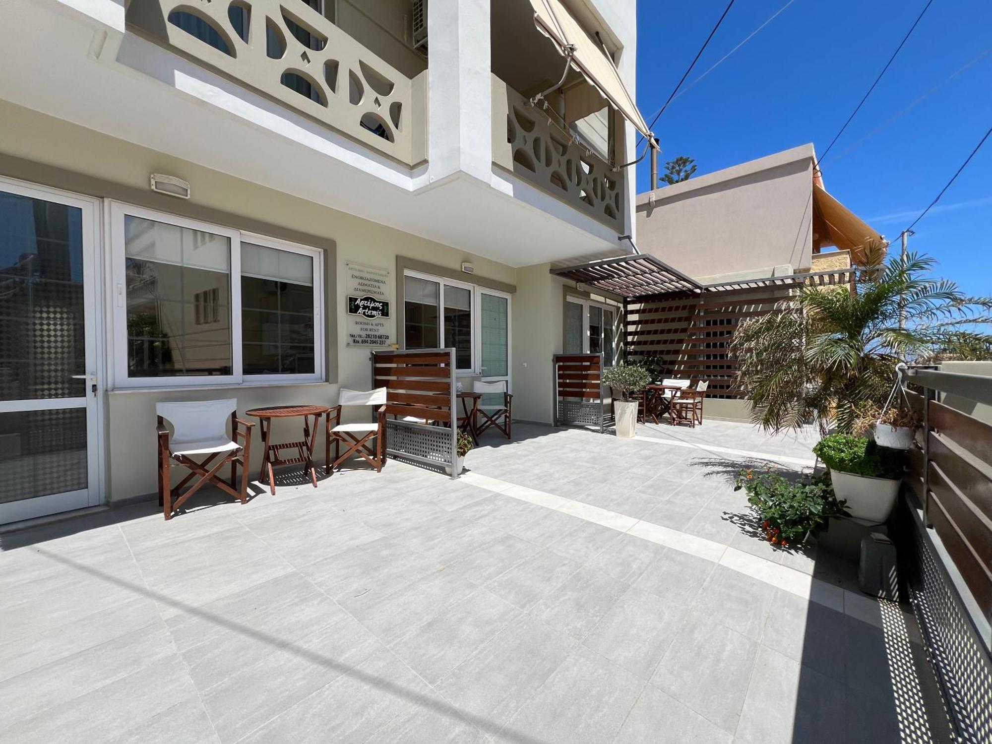 Artemis Rooms Two Steps By The Sea Платаньяс Экстерьер фото