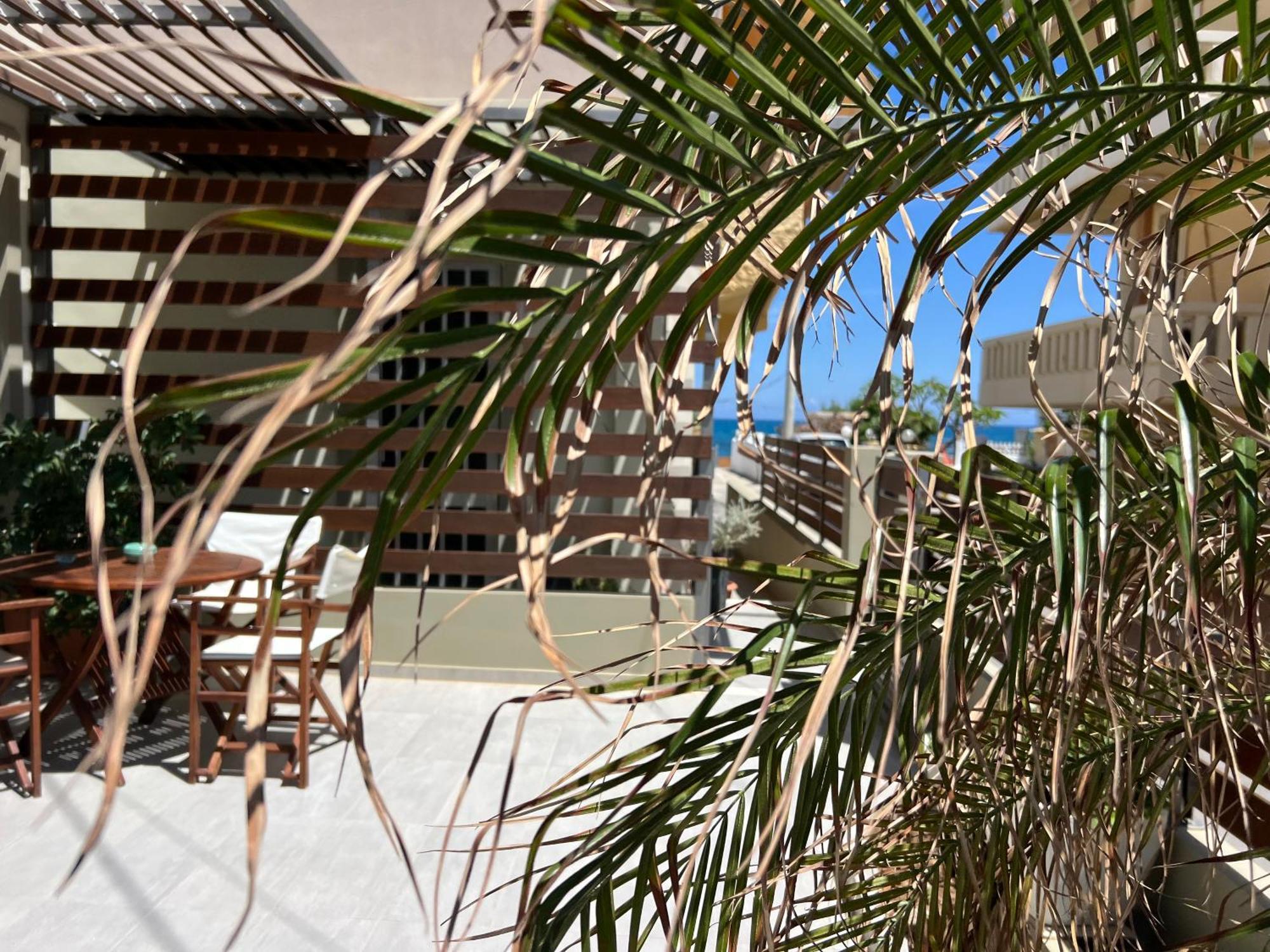 Artemis Rooms Two Steps By The Sea Платаньяс Экстерьер фото